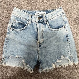 ZARA Light Wash Frayed Hem Denim Shorts
